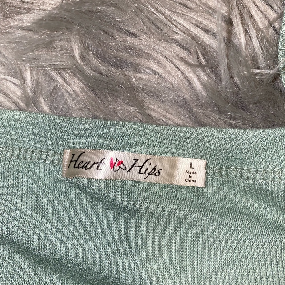 Sage green scrunch tank - Picture 2 of 2